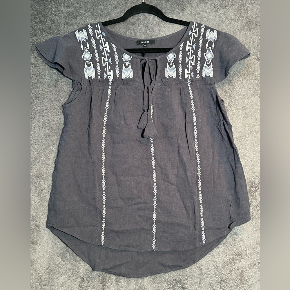 Miss Me Linen Cotton Blue Embroidered Blouse Keyhole Neckline NWT Size Medium